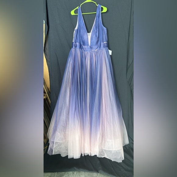 Mac Duggal 20221 NWT SLEEVELESS OMBRE TULLE BALL GOWN - Picture 5 of 7